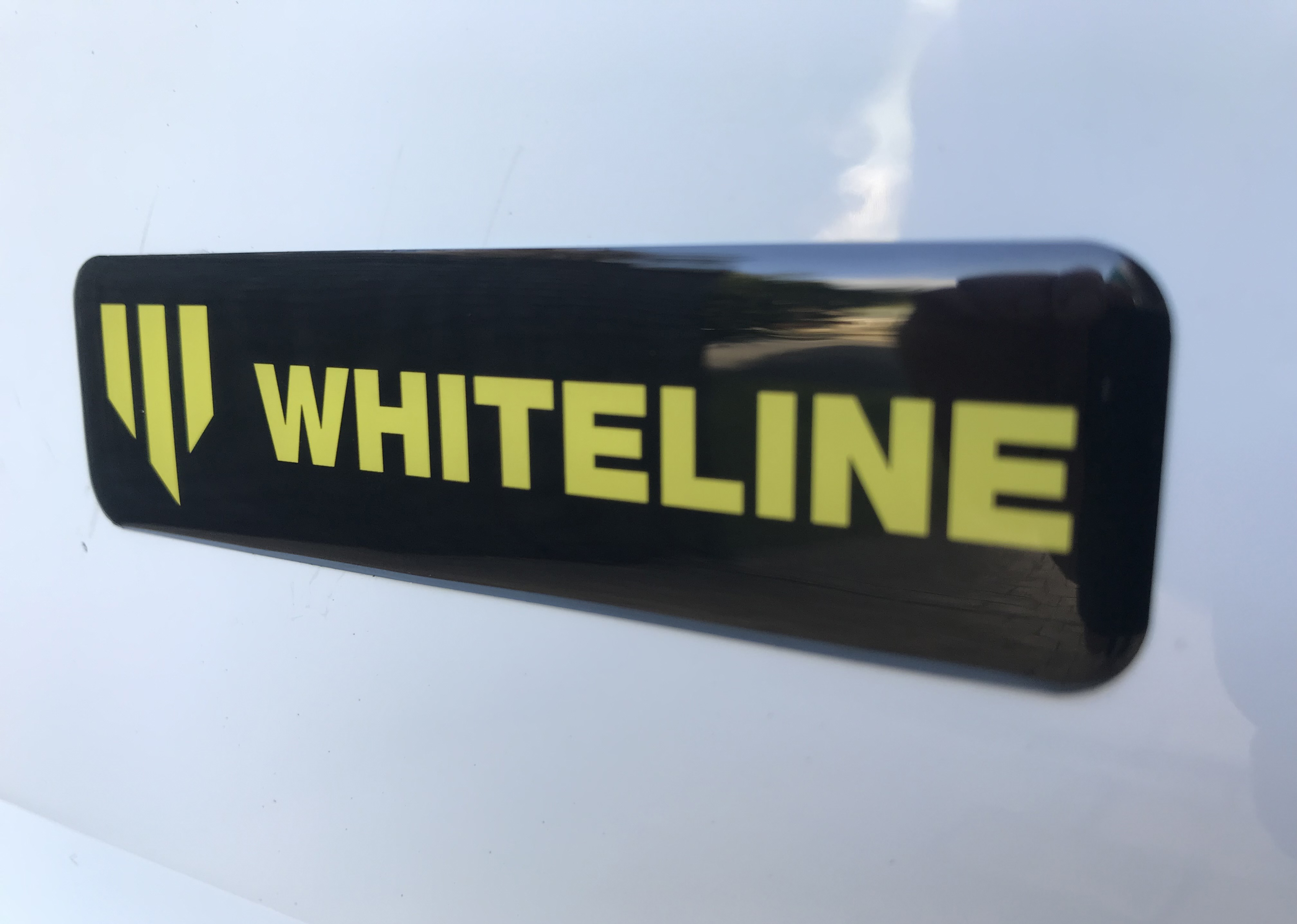 Whiteline Gel Badge